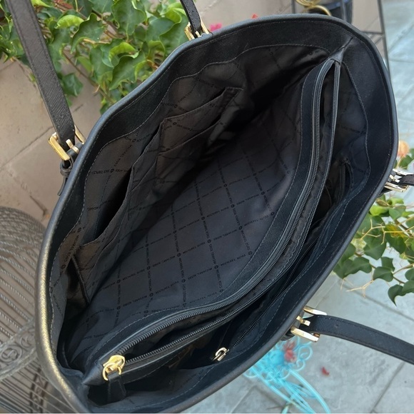 Michael Kors Jetset Authentic Black shoulder Sofiano Leather Women’s Tote Bag - Picture 9 of 15